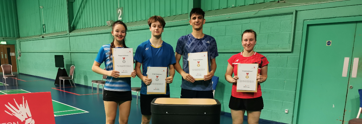 Senior Gold 1200×410 1 Senior Gold 1200x410 1